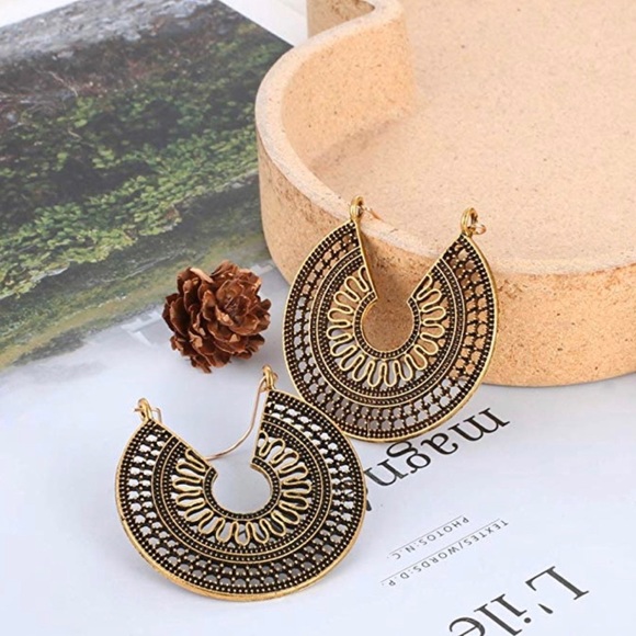 Jewelry - Bohemian Gypsy Gold Toned Earrings